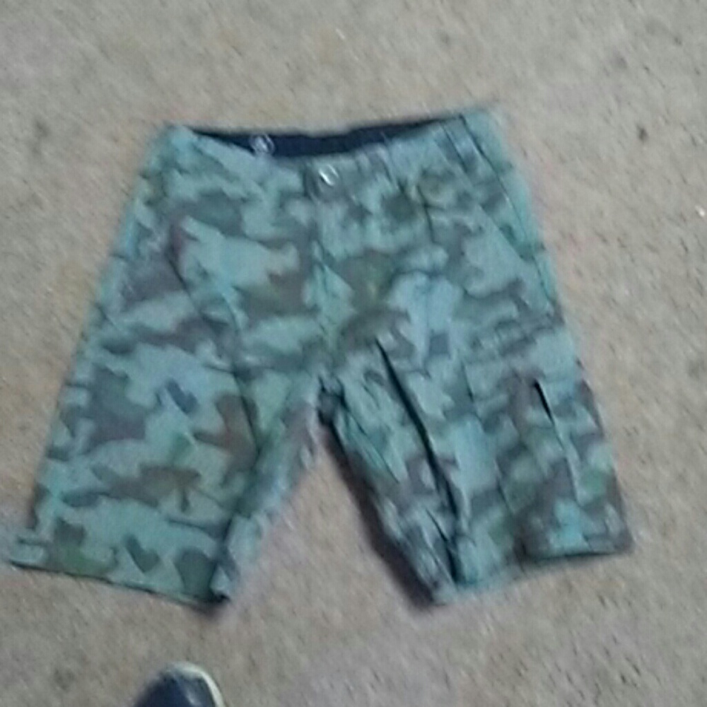 Volcom shorts sz 32